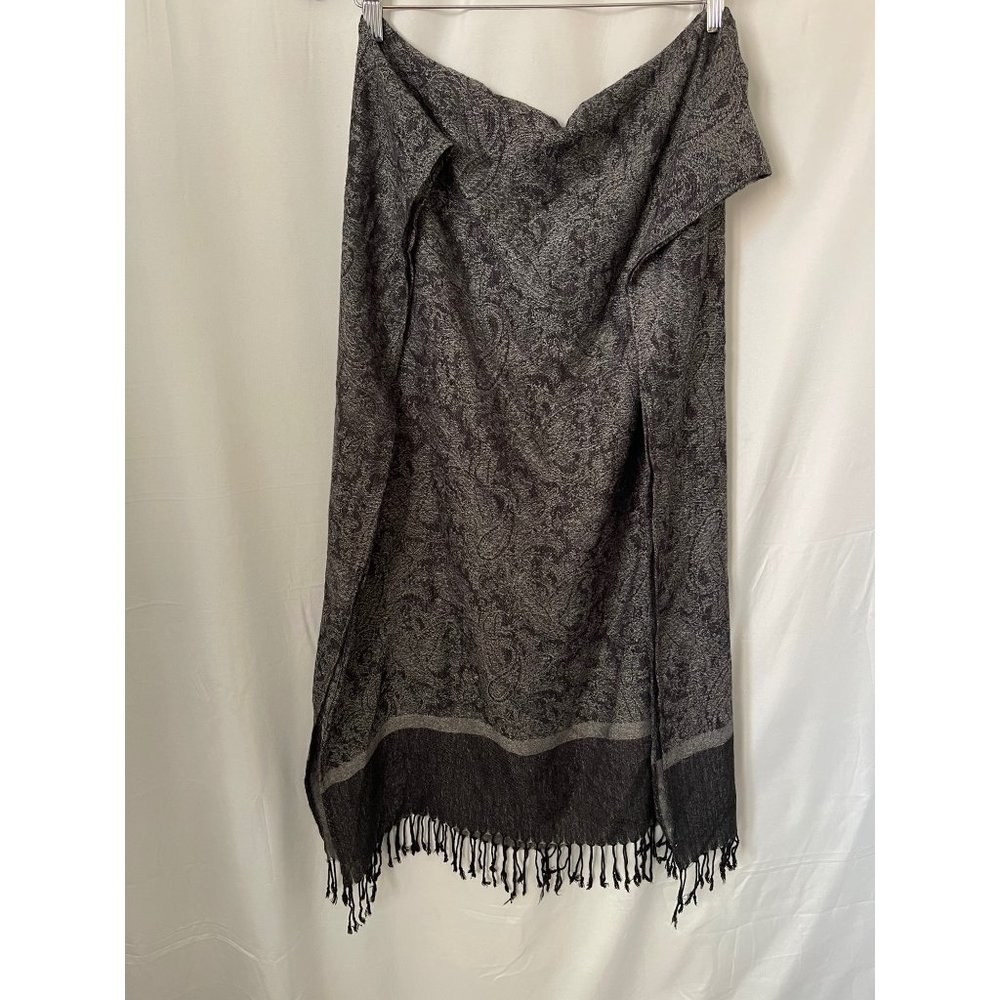 Jacelyn Smith Black/Gray Paisley Pattern Scarf/Wrap/Shawl - Picture 8 of 9